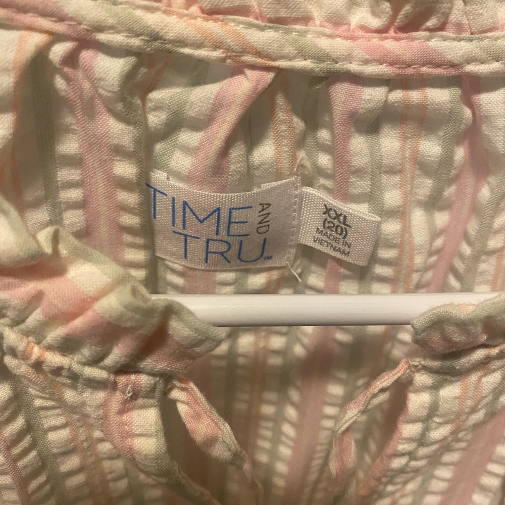 Striped Pink and White dress - Picture 2 of 6